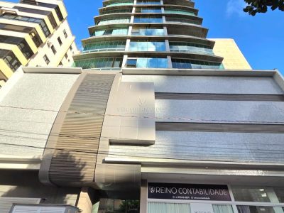 Apartamento à venda com 3 dormitórios, 134m² e 2 vagas no bairro Meia Praia em Itapema