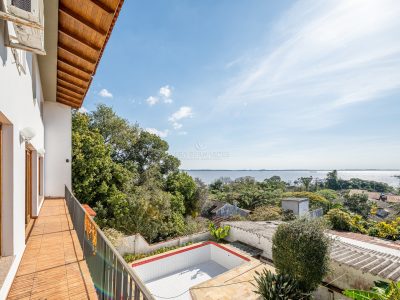 Casa à venda com 3 dormitórios, 197m² e 4 vagas no bairro Vila Conceição, Zona Sul de Porto Alegre