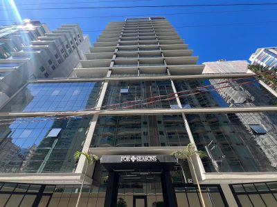 Flat à venda com 1 dormitório, 40m² e 1 vaga no bairro Meia Praia em Itapema
