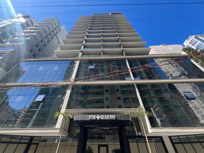 Flat à venda com 1 dormitório, 40m² e 1 vaga no bairro Meia Praia em Itapema