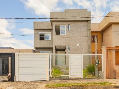 Casa à venda com 3 dormitórios, 185m² e 2 vagas no bairro Campo Novo, Zona Sul de Porto Alegre