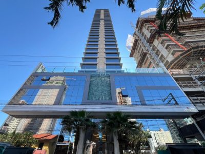Apartamento à venda com 3 dormitórios, 135m² e 3 vagas no bairro Centro em Itapema