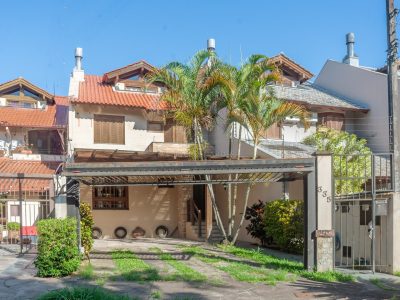 Casa à venda com 3 dormitórios, 171m² e 4 vagas no bairro Ipanema, Zona Sul de Porto Alegre