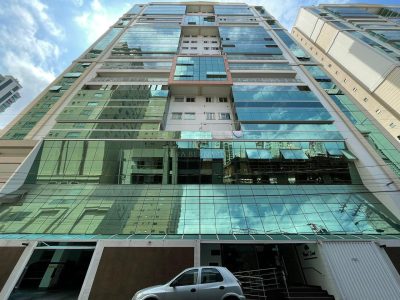 Apartamento à venda com 4 dormitórios, 228m² e 3 vagas no bairro Meia Praia em Itapema