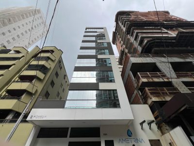 Apartamento à venda com 3 dormitórios, 101m² e 2 vagas no bairro Meia Praia em Itapema