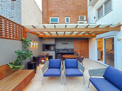 Casa à venda com 3 dormitórios, 280m² e 2 vagas no bairro Jardim Isabel em Porto Alegre