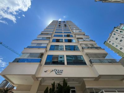 Apartamento à venda com 3 dormitórios, 132m² e 2 vagas no bairro Centro em Itapema