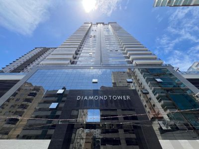 Apartamento à venda com 4 dormitórios, 207m² e 3 vagas no bairro Meia Praia em Itapema