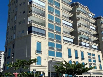Apartamento à venda com 3 dormitórios, 140m² e 3 vagas no bairro Meia Praia em Itapema
