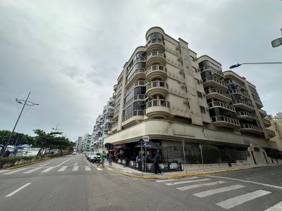Apartamento à venda com 2 dormitórios, 100m² e 1 vaga no bairro Centro em Itapema