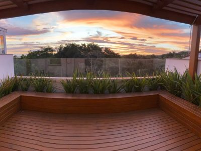 Casa à venda com 3 dormitórios, 295m² e 2 vagas no bairro Jardim Isabel, Zona Sul de Porto Alegre