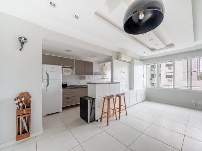 Apartamento à venda com 2 dormitórios, 562m² e 1 vaga no bairro Tristeza, Zona Sul de Porto Alegre