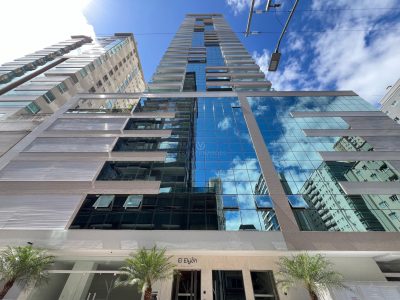 Apartamento à venda com 3 dormitórios, 160m² e 3 vagas no bairro Meia Praia em Itapema