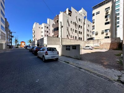 Terreno à venda com 252m² no bairro Meia Praia em Itapema