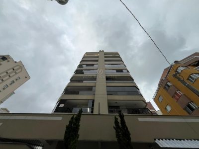 Apartamento à venda com 3 dormitórios, 109m² e 1 vaga no bairro Meia Praia em Itapema