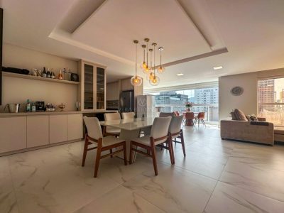 Apartamento à venda com 4 dormitórios, 161m² e 3 vagas no bairro Meia Praia em Itapema