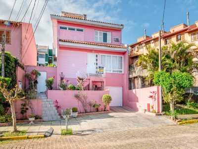 Casa em Condomínio à venda com 3 dormitórios, 243m² e 2 vagas no bairro Ipanema, Zona Sul de Porto Alegre