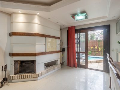 Casa em Condomínio à venda com 4 dormitórios, 205m² e 2 vagas no bairro Ipanema, Zona Sul de Porto Alegre