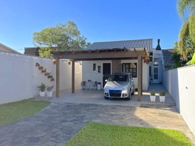 Casa à venda com 3 dormitórios, 154m² e 2 vagas no bairro Aberta dos Morros, Zona Sul de Porto Alegre