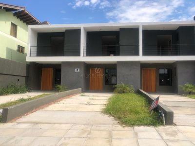 Casa à venda com 3 dormitórios, 135m² e 1 vaga no bairro Aberta dos Morros, Zona Sul de Porto Alegre