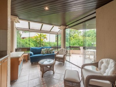 Apartamento à venda com 3 dormitórios, 137m² e 2 vagas no bairro Cavalhada, Zona Sul de Porto Alegre