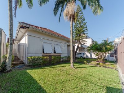 Casa à venda com 4 dormitórios, 180m² e 4 vagas no bairro Tristeza, Zona Sul de Porto Alegre