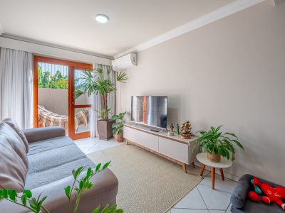 Casa em Condomínio à venda com 3 dormitórios, 101m² e 1 vaga no bairro Camaquã, Zona Sul de Porto Alegre