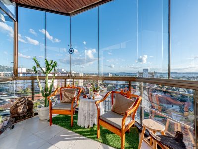 Cobertura à venda com 3 dormitórios, 157m² e 2 vagas no bairro Tristeza, Zona Sul de Porto Alegre
