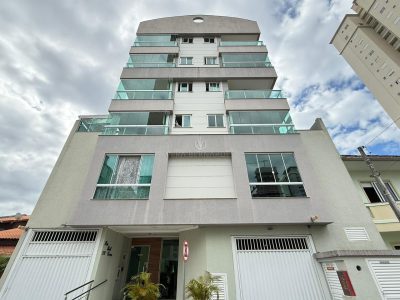Apartamento à venda com 2 dormitórios, 100m² e 2 vagas no bairro Meia Praia em Itapema