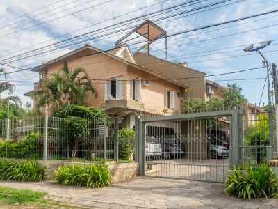 Casa em Condomínio à venda com 3 dormitórios, 181m² e 2 vagas no bairro Ipanema, Zona Sul de Porto Alegre