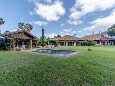 Casa em Condomínio à venda com 4 dormitórios, 700m² e 6 vagas no bairro Terra Ville, Zona Sul de Porto Alegre