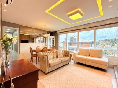 Apartamento à venda com 3 dormitórios, 127m² e 2 vagas no bairro Menino Deus, Zona Central de Porto Alegre