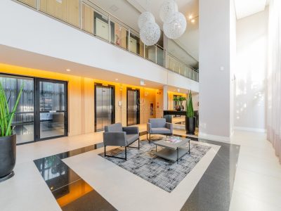 Duplex à venda com 3 dormitórios, 180m² e 3 vagas no bairro Menino Deus em Porto Alegre