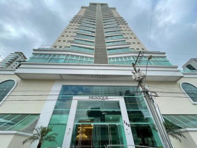 Apartamento à venda com 4 dormitórios, 270m² e 3 vagas no bairro Meia Praia em Itapema