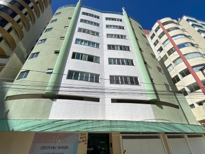 Apartamento à venda com 3 dormitórios, 110m² e 1 vaga no bairro Meia Praia em Itapema