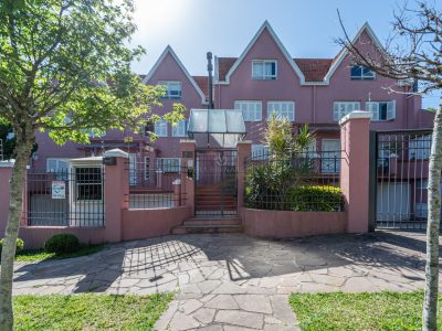 Casa em Condomínio à venda com 4 dormitórios, 210m² e 2 vagas no bairro Vila Assunção em Porto Alegre