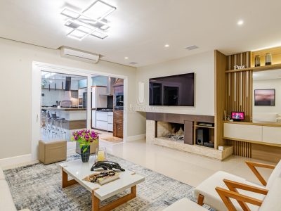 Casa em Condomínio à venda com 4 dormitórios, 190m² e 2 vagas no bairro Tristeza, Zona Sul de Porto Alegre