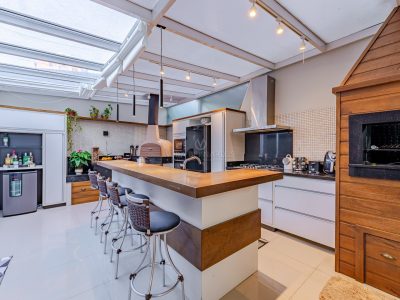 Casa em Condomínio à venda com 4 dormitórios, 190m² e 2 vagas no bairro Tristeza, Zona Sul de Porto Alegre