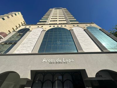 Apartamento à venda com 3 dormitórios, 112m² e 2 vagas no bairro Meia Praia em Itapema