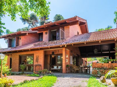 Casa à venda com 4 dormitórios, 261m² e 4 vagas no bairro Jardim Isabel, Zona Sul de Porto Alegre