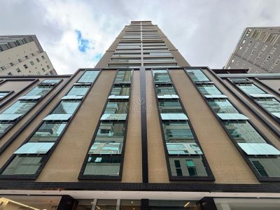 Apartamento à venda com 3 dormitórios, 159m² e 3 vagas no bairro Meia Praia em Itapema