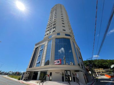 Apartamento à venda com 2 dormitórios, 62m² e 1 vaga no bairro Tabuleiro em Itapema