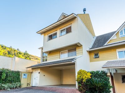Casa em Condomínio à venda com 3 dormitórios, 240m² e 2 vagas no bairro Teresópolis, Zona Sul de Porto Alegre