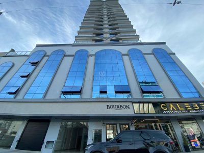 Apartamento à venda com 3 dormitórios, 110m² e 2 vagas no bairro Meia Praia em Itapema