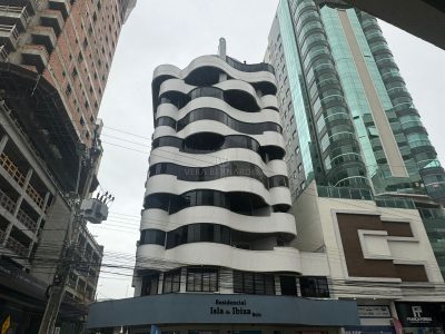 Apartamento à venda com 4 dormitórios, 380m² e 2 vagas no bairro Centro em Itapema