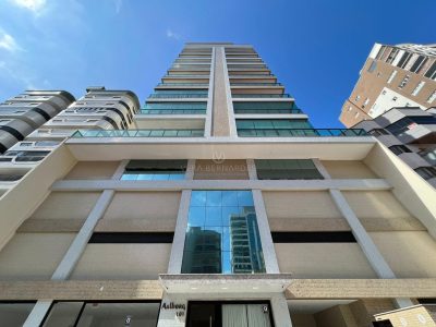 Apartamento à venda com 3 dormitórios, 143m² e 2 vagas no bairro Meia Praia em Itapema