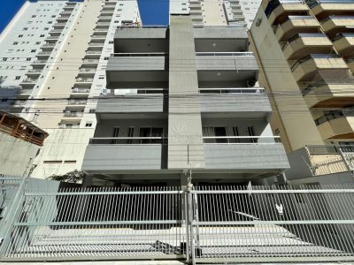 Apartamento à venda com 2 dormitórios, 70m² e 1 vaga no bairro Meia Praia em Itapema