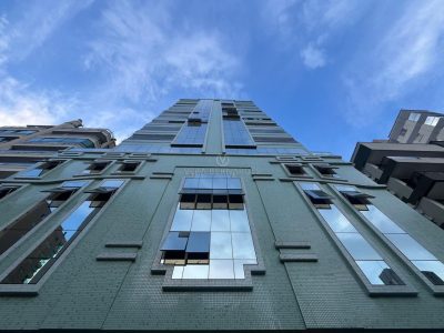 Apartamento à venda com 3 dormitórios, 1.302m² e 2 vagas no bairro Meia Praia em Itapema