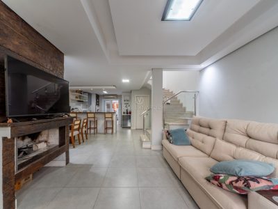 Casa à venda com 3 dormitórios, 127m² e 2 vagas no bairro Hípica, Zona Sul de Porto Alegre