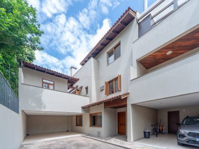 Casa em Condomínio à venda com 4 dormitórios, 275m² e 4 vagas no bairro Jardim Isabel, Zona Sul de Porto Alegre